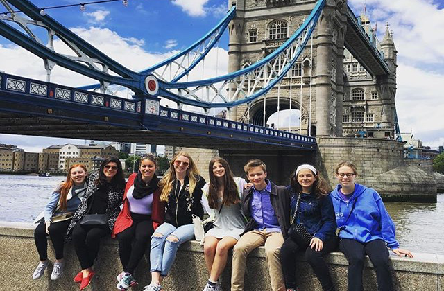 Germantown Academy private high school students in London for an international exchange program